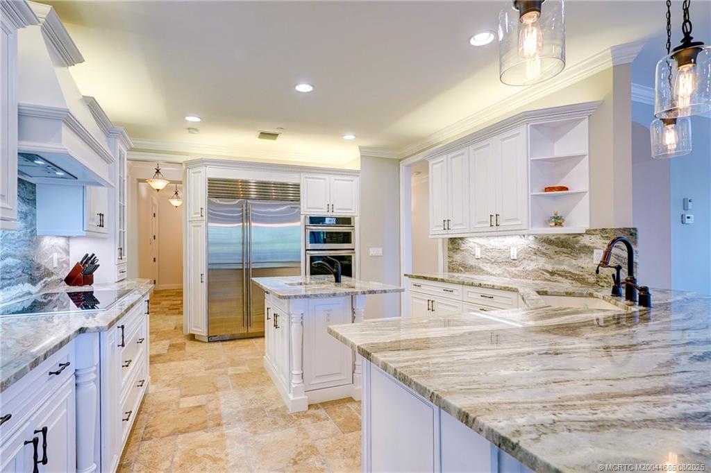 Jensen Beach, Florida 34957, United States, 3 Bedrooms Bedrooms, ,4 BathroomsBathrooms,Residential,Active,59313