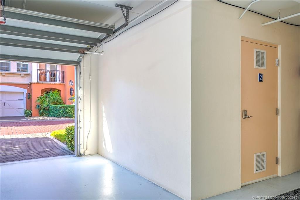 Jensen Beach, Florida 34957, United States, 3 Bedrooms Bedrooms, ,4 BathroomsBathrooms,Residential,Active,59313