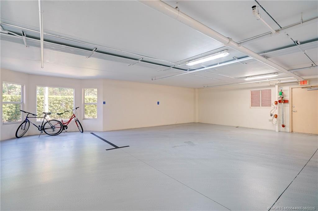 Jensen Beach, Florida 34957, United States, 3 Bedrooms Bedrooms, ,4 BathroomsBathrooms,Residential,Active,59313