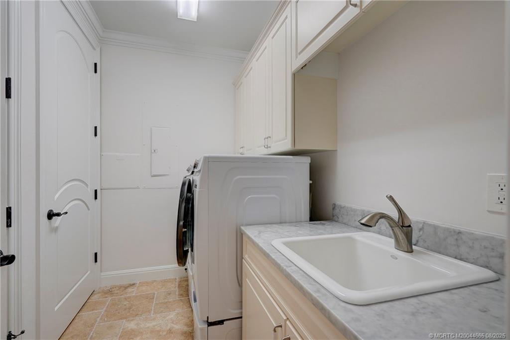 Jensen Beach, Florida 34957, United States, 3 Bedrooms Bedrooms, ,4 BathroomsBathrooms,Residential,Active,59313