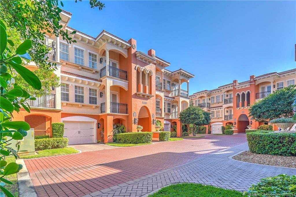 Jensen Beach, Florida 34957, United States, 3 Bedrooms Bedrooms, ,4 BathroomsBathrooms,Residential,Active,59313