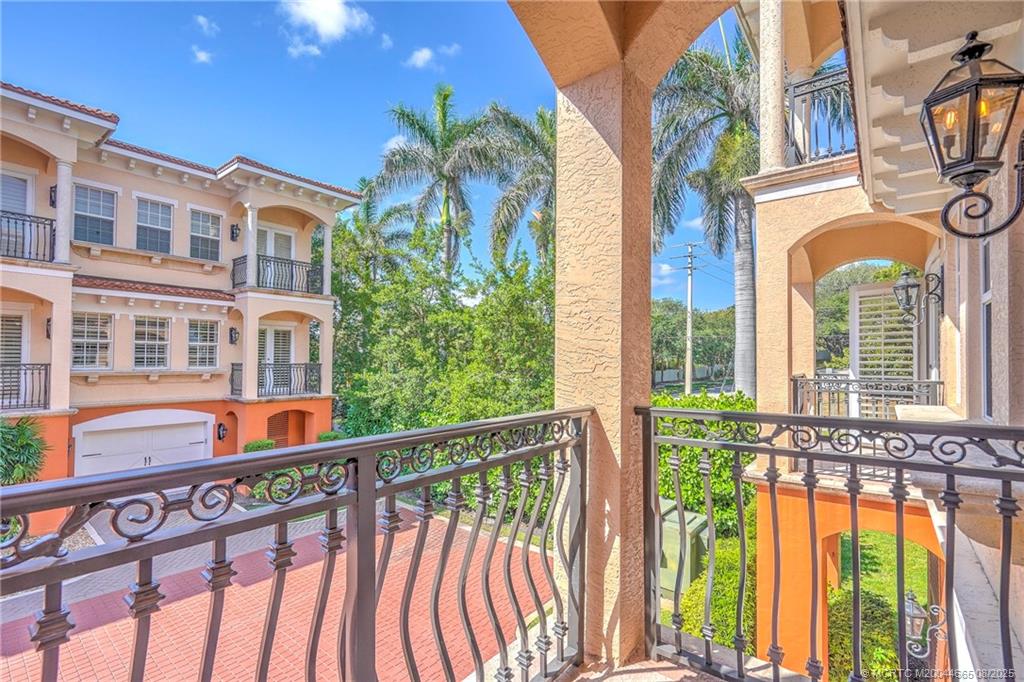 Jensen Beach, Florida 34957, United States, 3 Bedrooms Bedrooms, ,4 BathroomsBathrooms,Residential,Active,59313