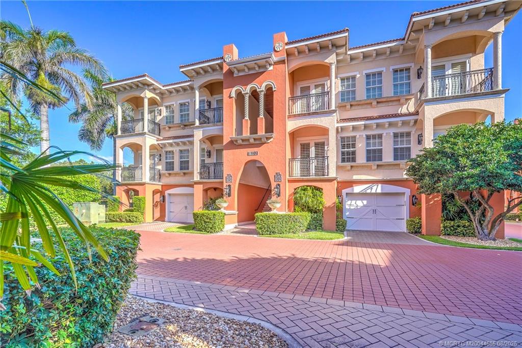 Jensen Beach, Florida 34957, United States, 3 Bedrooms Bedrooms, ,4 BathroomsBathrooms,Residential,Active,59313