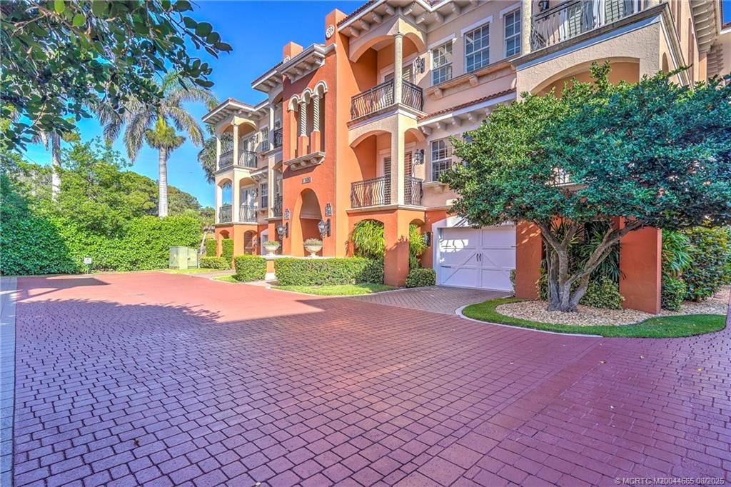 Jensen Beach, Florida 34957, United States, 3 Bedrooms Bedrooms, ,4 BathroomsBathrooms,Residential,Active,59313