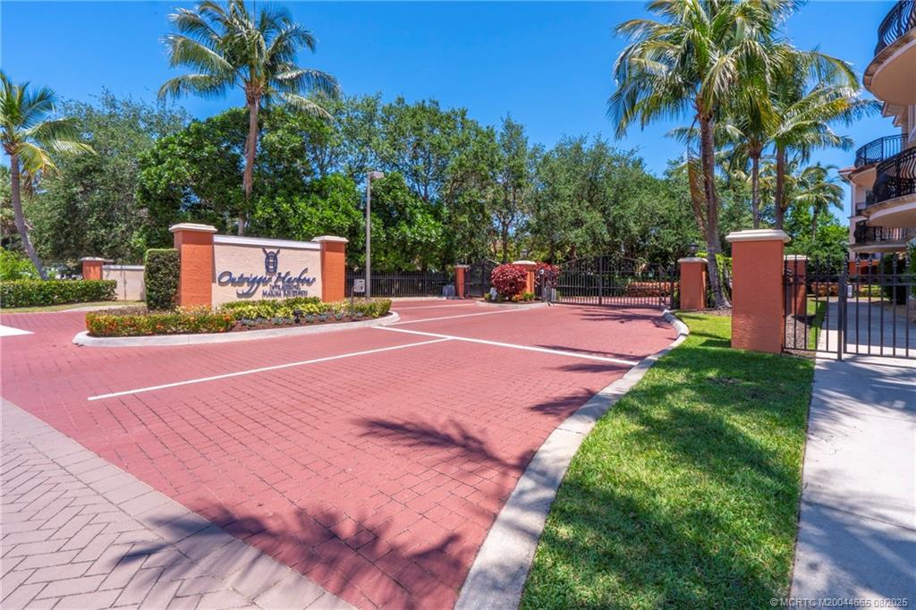 Jensen Beach, Florida 34957, United States, 3 Bedrooms Bedrooms, ,4 BathroomsBathrooms,Residential,Active,59313