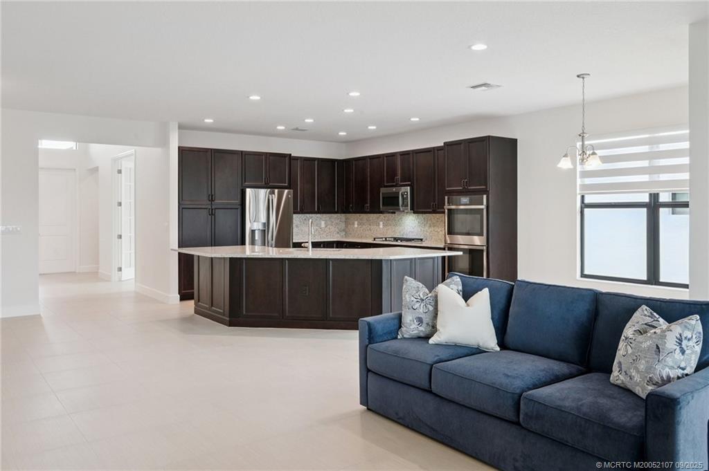 Port St Lucie, Florida 34987, United States, 3 Bedrooms Bedrooms, ,3 BathroomsBathrooms,Residential,Active,206000