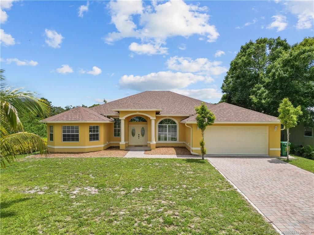 Photo of 9409 Orange Avenue, Fort Pierce, FL 34945 (MLS # M20039448)