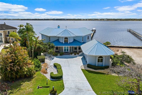 Homes For Sale - 2318 NW Bay Colony Court<br/> Stuart, FL 34994