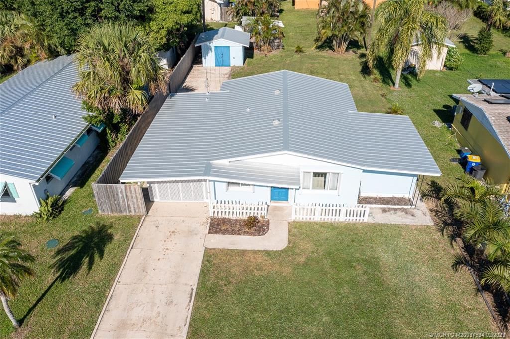 Photo of 2301 SE Jackson Street, Stuart, FL 34997 (MLS # M20037534)