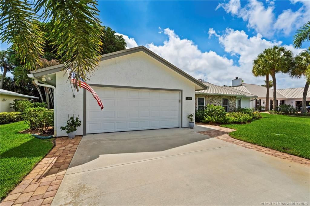 Photo of 3160 SE Gran Via Way, Stuart, FL 34996 (MLS # M20054816)