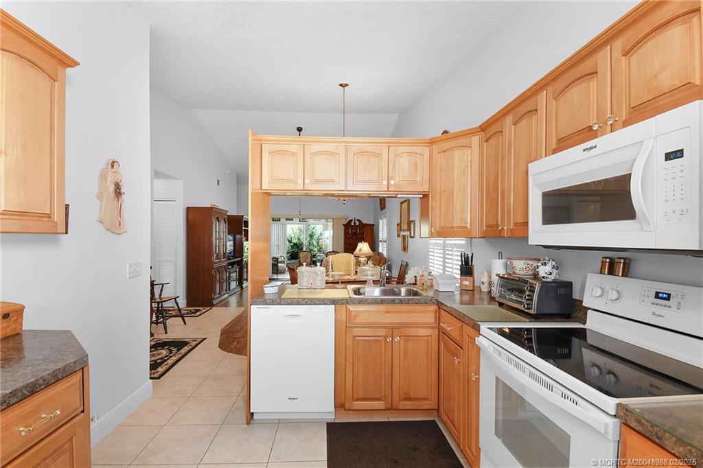 Hobe Sound, Florida 33455, United States, 2 Bedrooms Bedrooms, ,2 BathroomsBathrooms,Residential,Active,7563