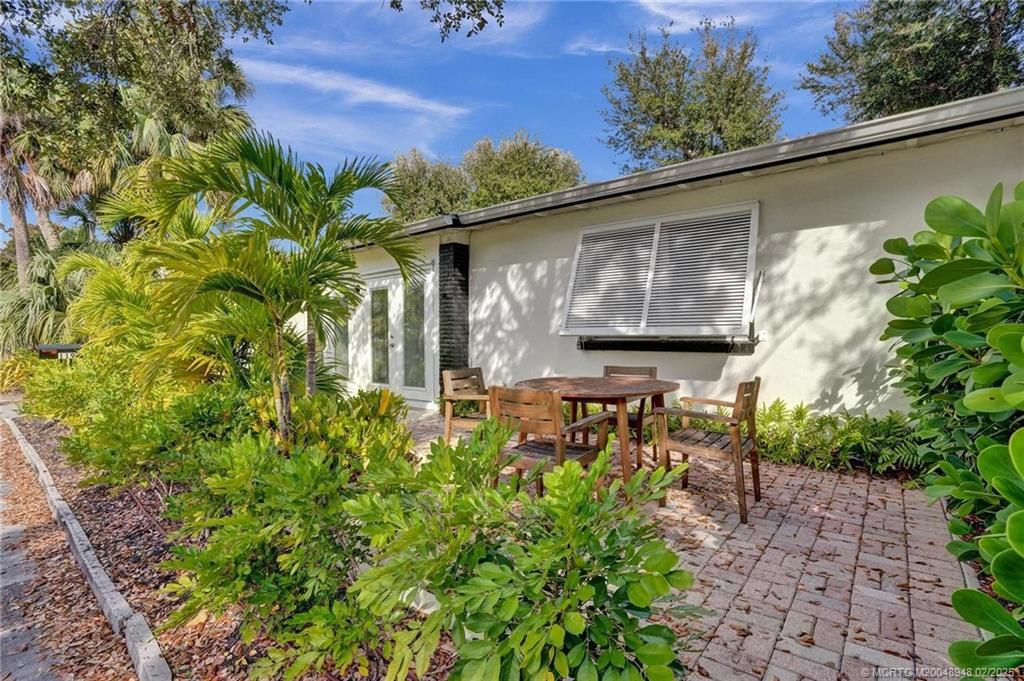 Photo of 119 SW 5TH Street, Stuart, FL 34994 (MLS # M20048948)