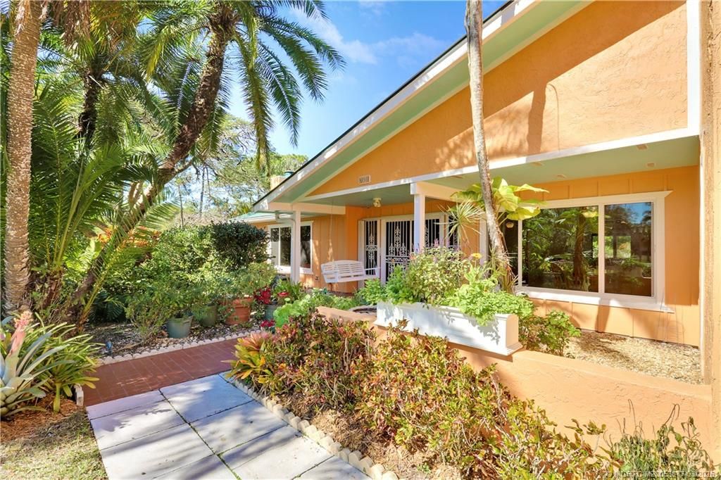 Photo of 10941 SW Hawkview Circle, Stuart, FL 34997 (MLS # M20053877)