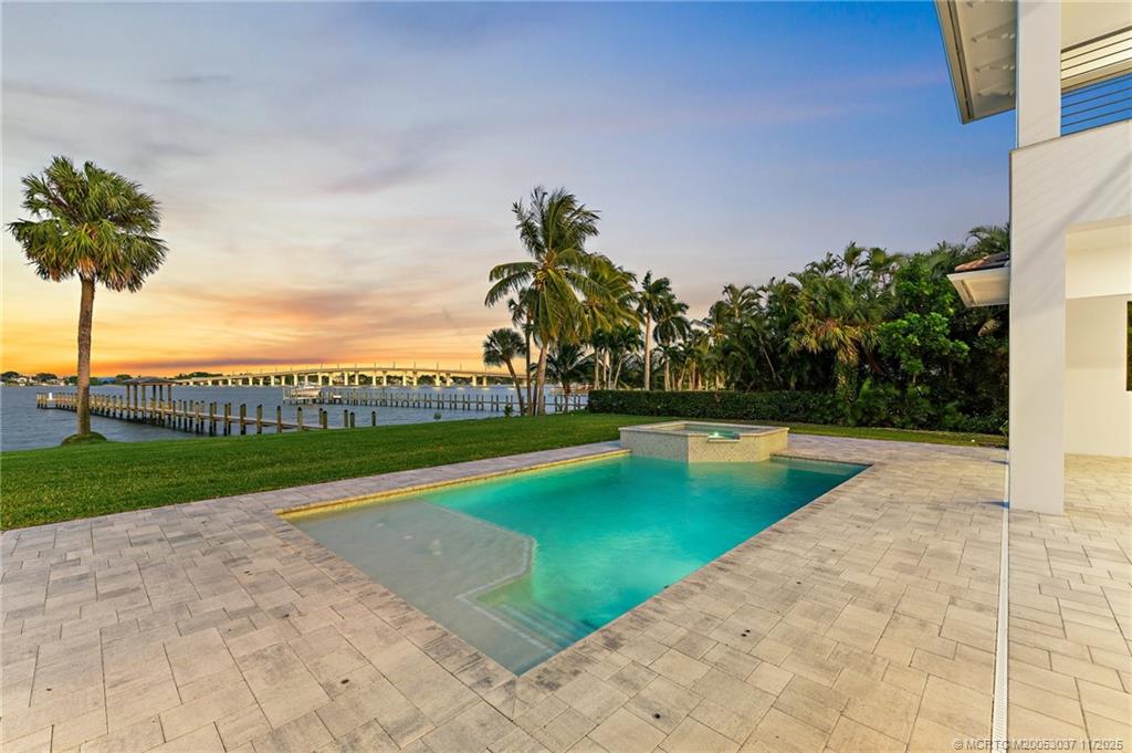 505 SE Saint Lucie Boulevard