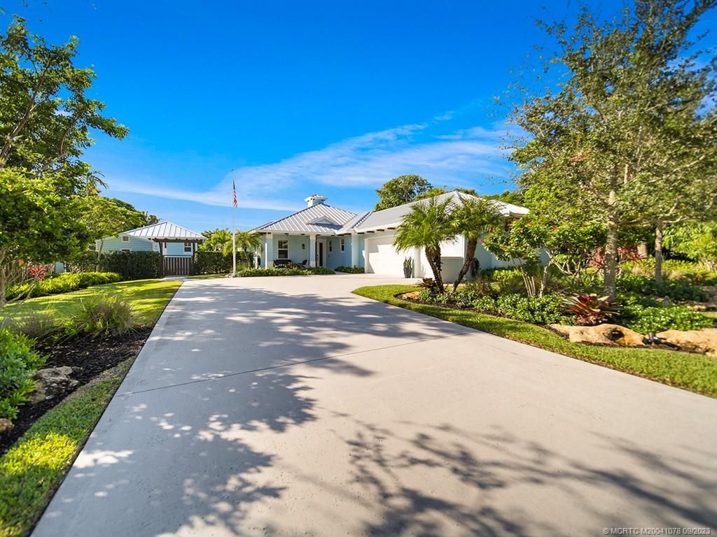 Photo of 5714 SE Horseshoe Point Road, Stuart, FL 34997 (MLS # M20041078)