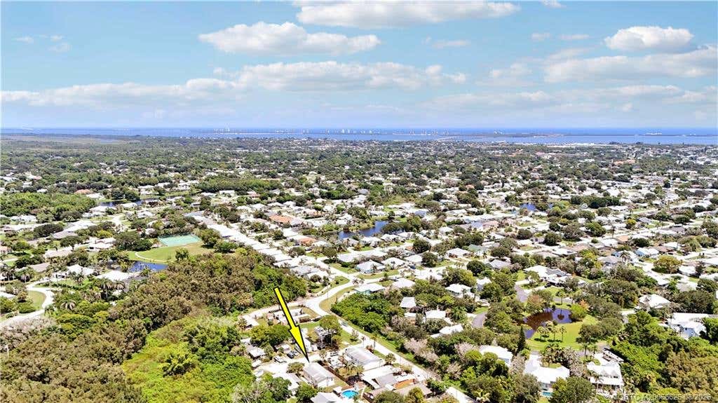 Photo of 264 NE Oak Street, Stuart, FL 34994 (MLS # M20056626)