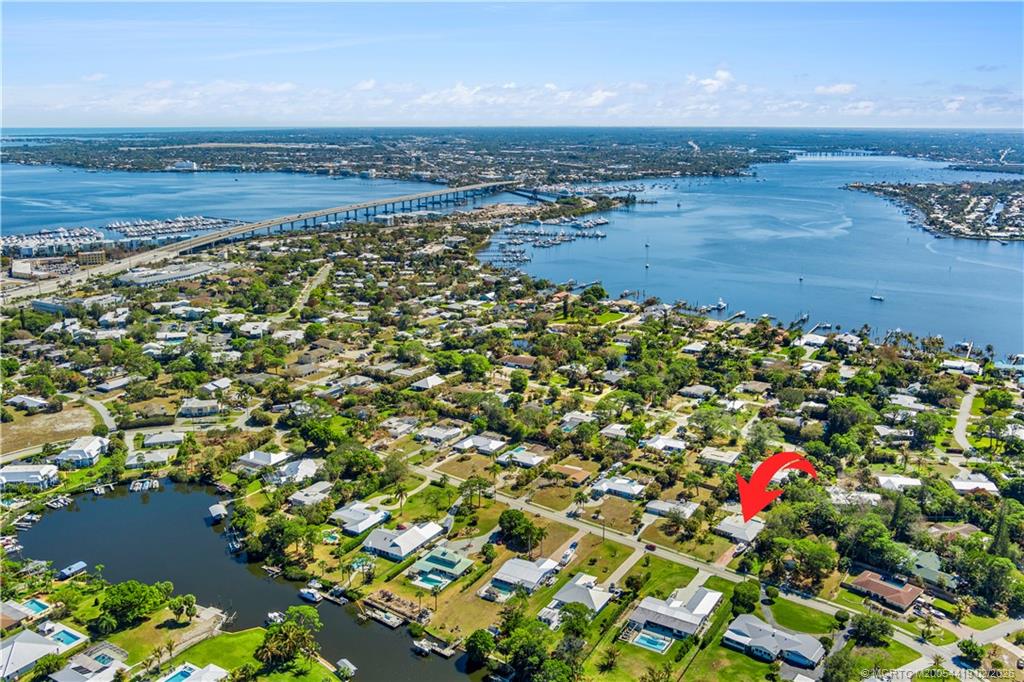 803 NW Spruce Ridge Drive