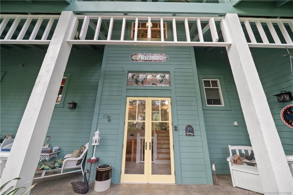 Photo of 12 Oak Hill Way, Stuart, FL 34996 (MLS # M20052972)