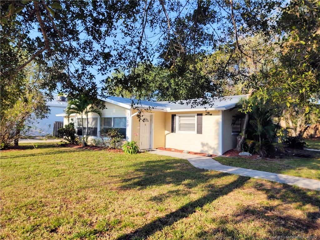 Photo of 3370 NE West Court, Jensen Beach, FL 34957 (MLS # M20038980)