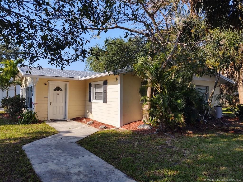 Photo of 3370 NE West Court, Jensen Beach, FL 34957 (MLS # M20038980)