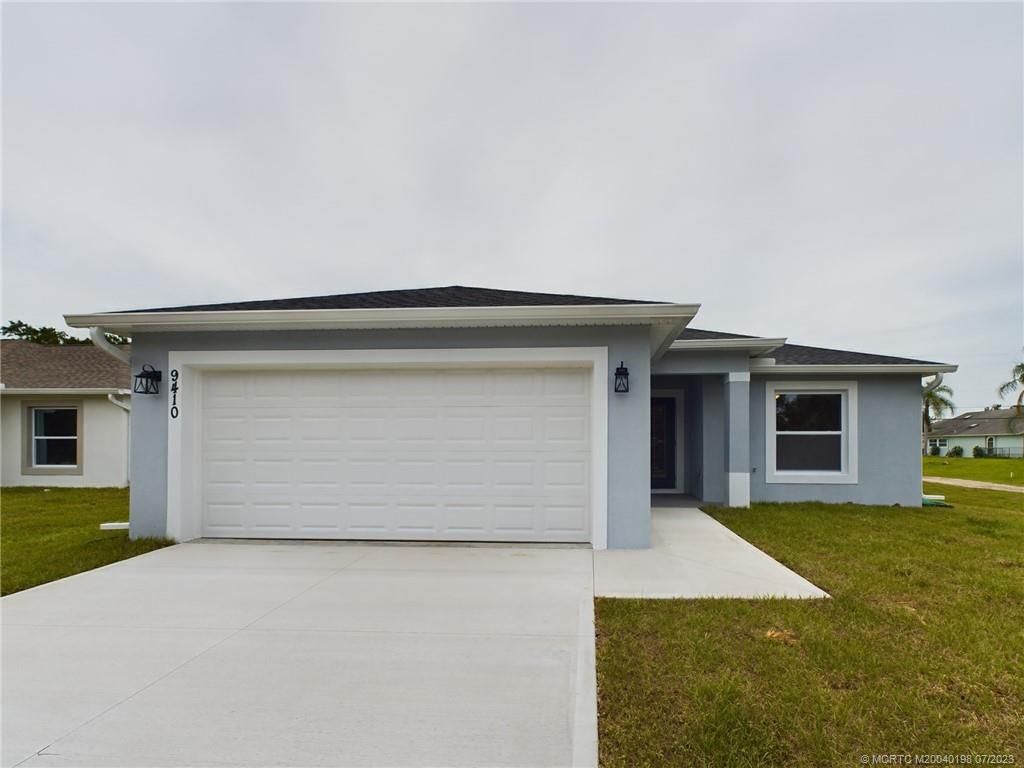 Photo of 9410 101st Avenue, Vero Beach, FL 32967 (MLS # M20040198)