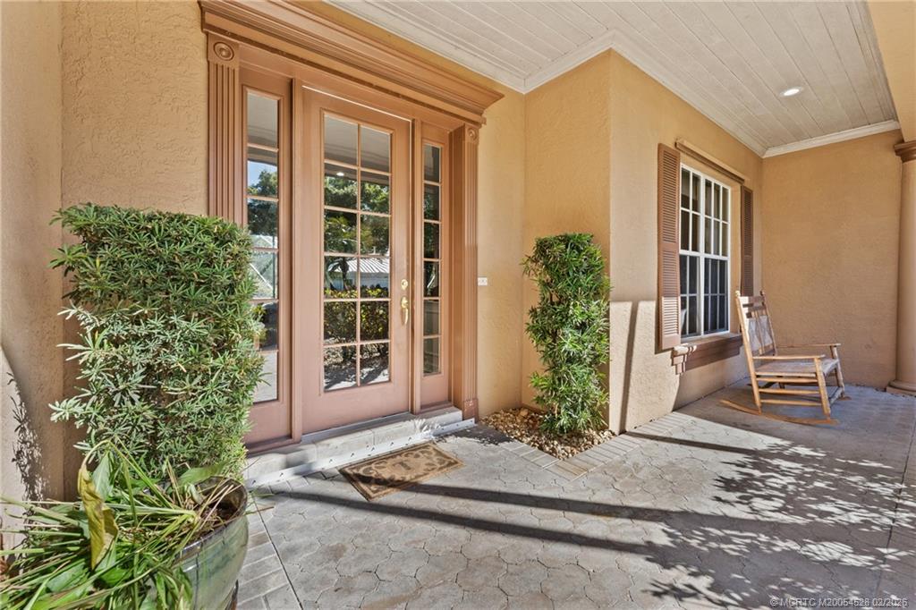 768 SW Whisper Ridge Trail