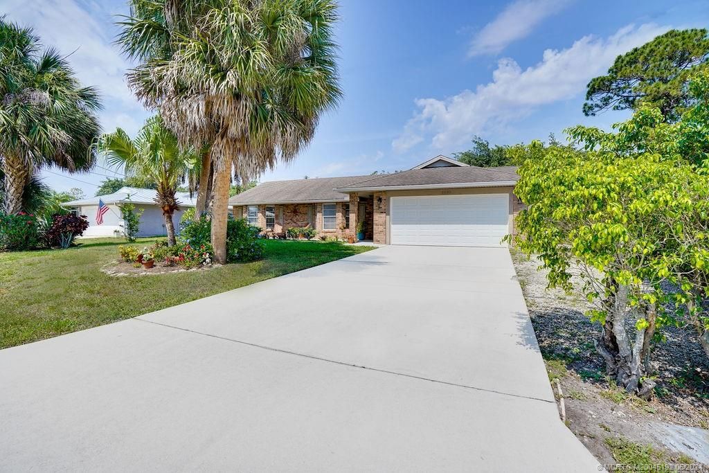 Photo of 2098 SE Wald Street, Port Saint Lucie, FL 34984 (MLS # M20045192)