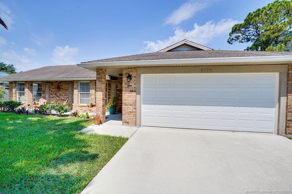 Photo of 2098 SE Wald Street, Port Saint Lucie, FL 34984 (MLS # M20045192)