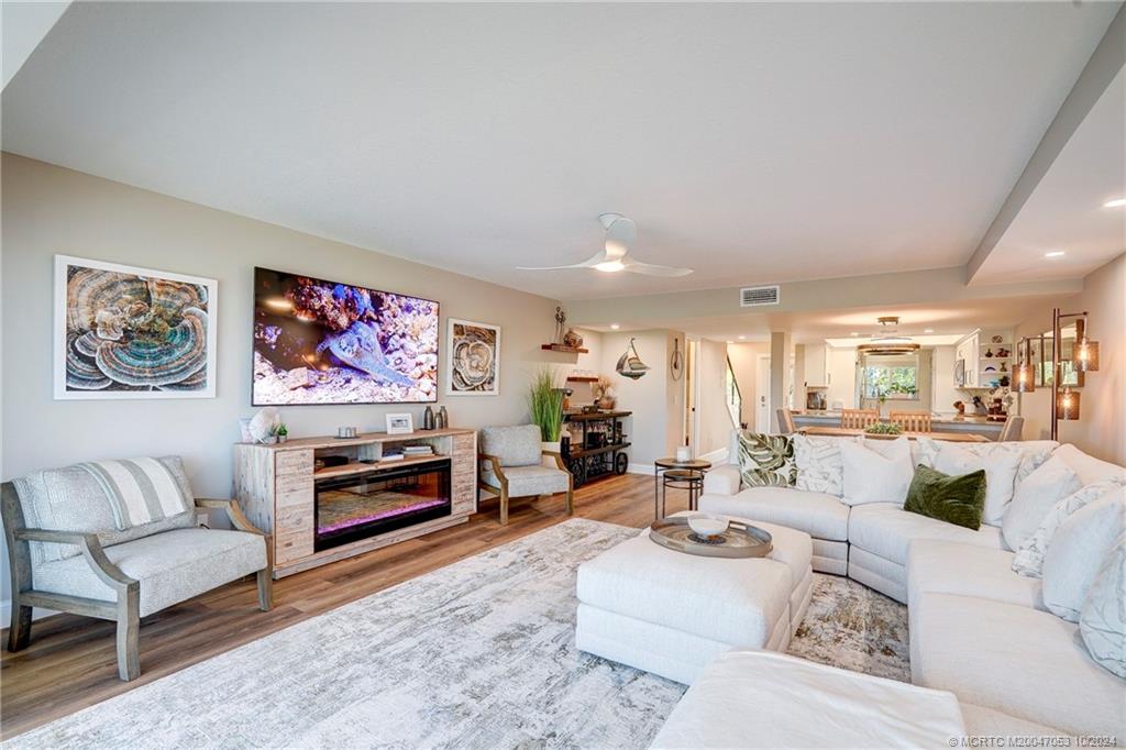 Stuart, Florida 34996, United States, 2 Bedrooms Bedrooms, ,3 BathroomsBathrooms,Residential,Active,40964