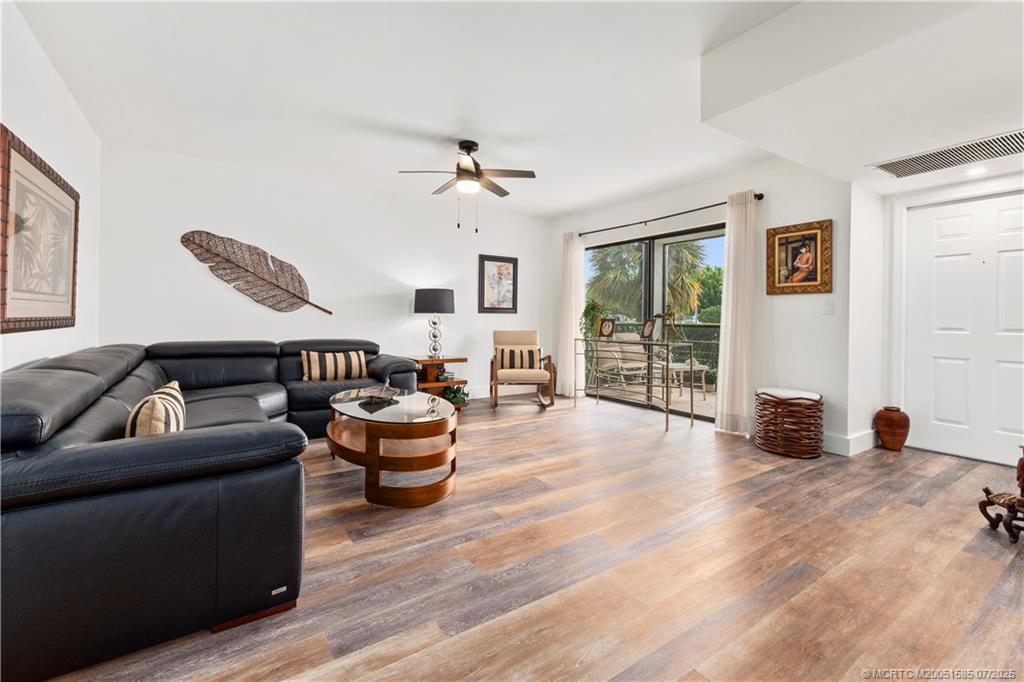 Stuart, Florida 34994, United States, 3 Bedrooms Bedrooms, ,2 BathroomsBathrooms,Residential,Pending,181339