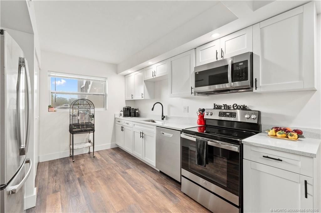 Photo of 1210 SE Parkview Place #E5, Stuart, FL 34994 (MLS # M20051585)