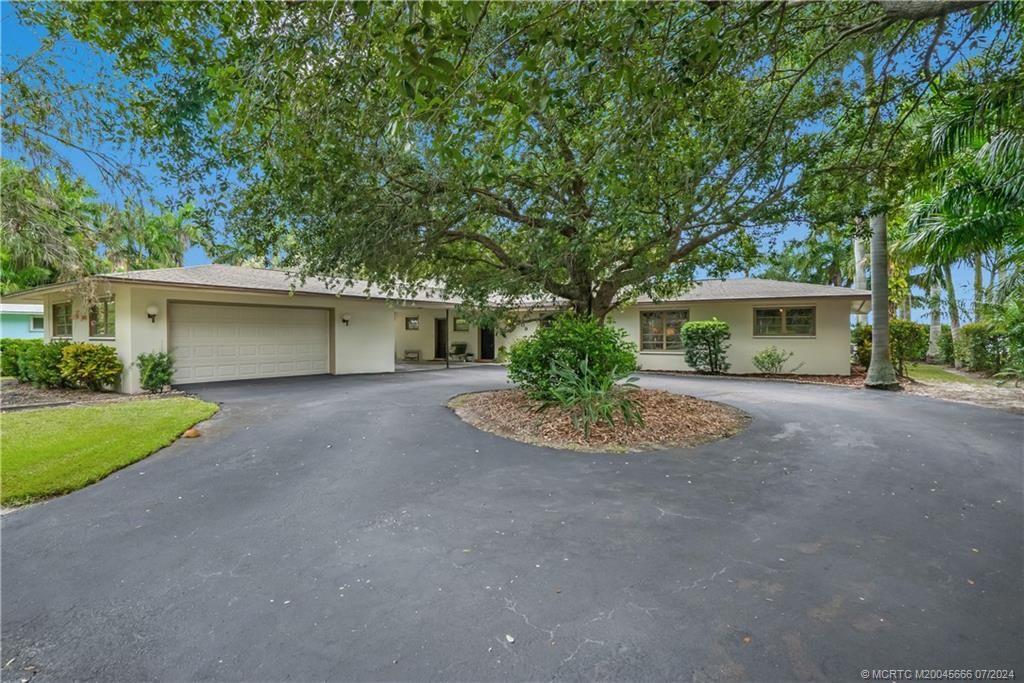 Photo of 1809 NW Bright River Point, Stuart, FL 34994 (MLS # M20045666)