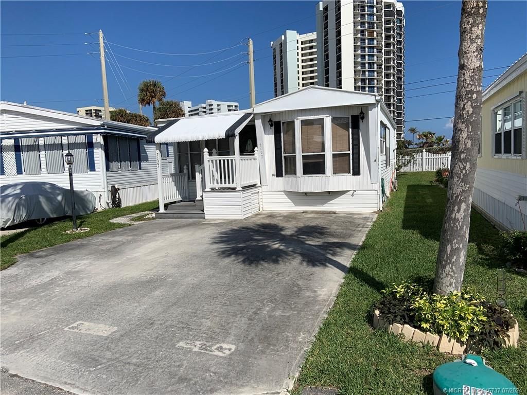 Photo of 2127 Nettles Boulevard, Jensen Beach, FL 34957 (MLS # M20045737)