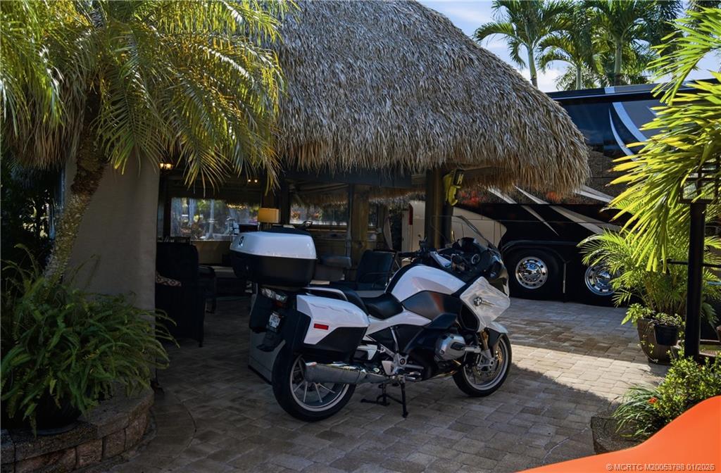 425 NW Chipshot Lane