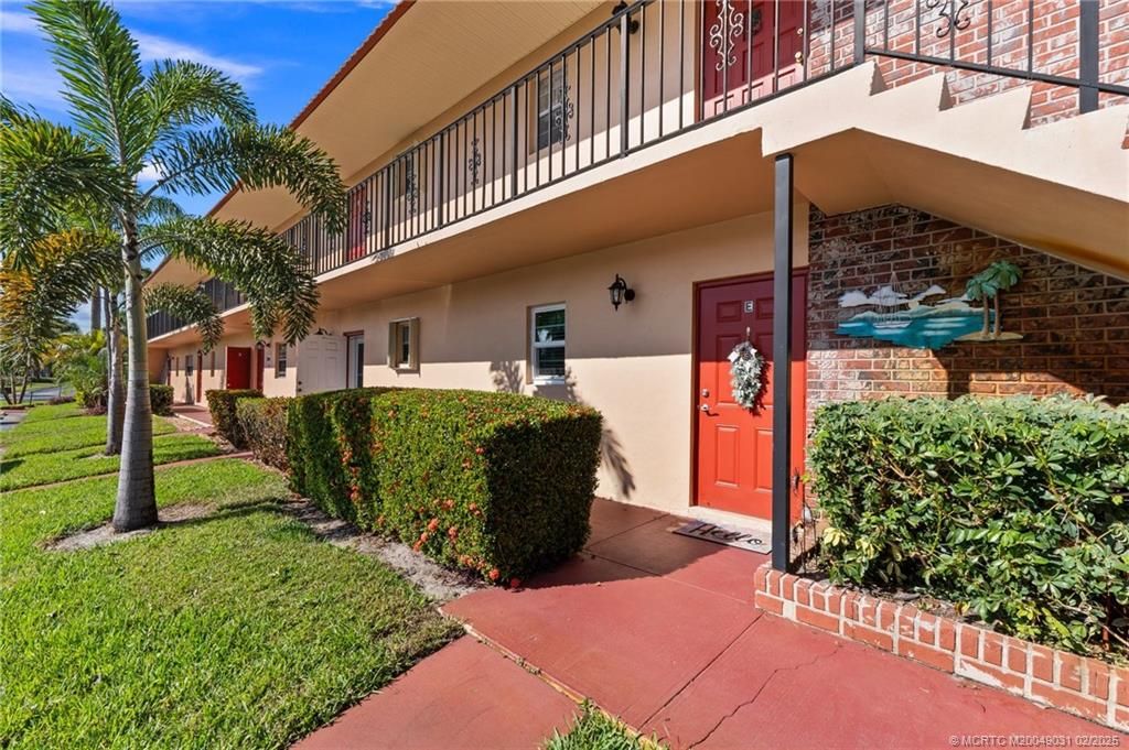 Photo of 1941 SW Palm City Road #21E, Stuart, FL 34994 (MLS # M20049031)