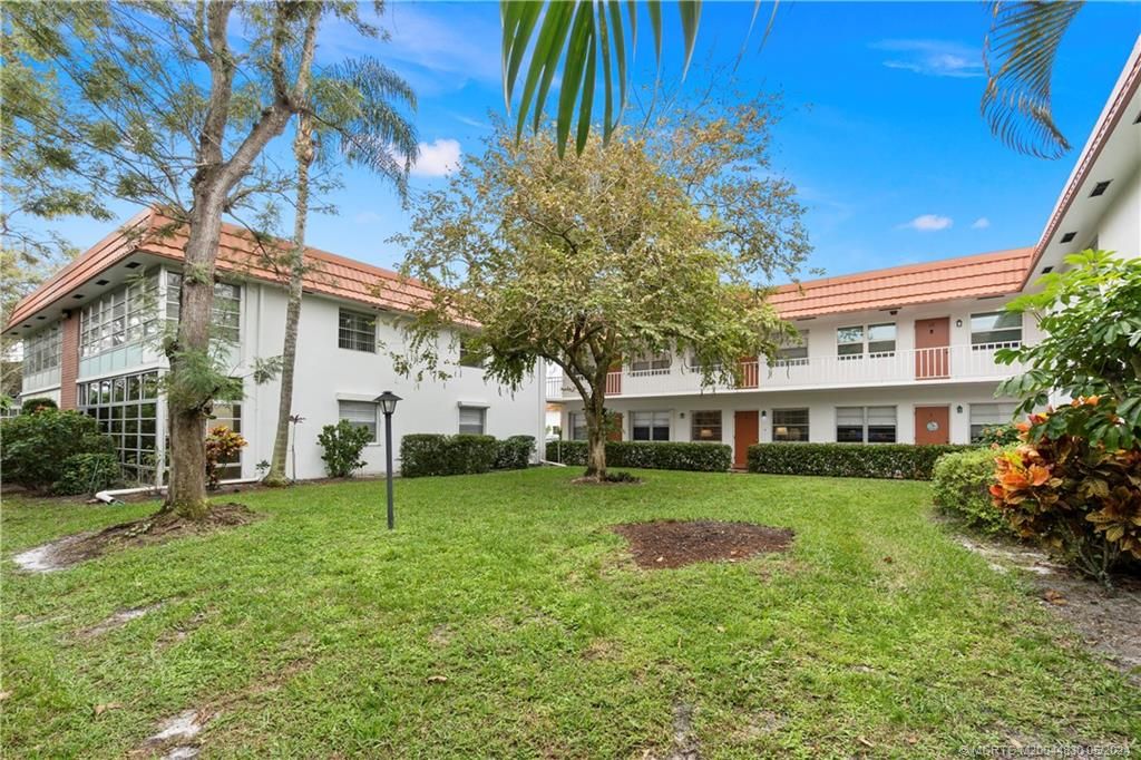 Photo of 2600 SE Ocean Boulevard #KK4, Stuart, FL 34996 (MLS # M20044830)