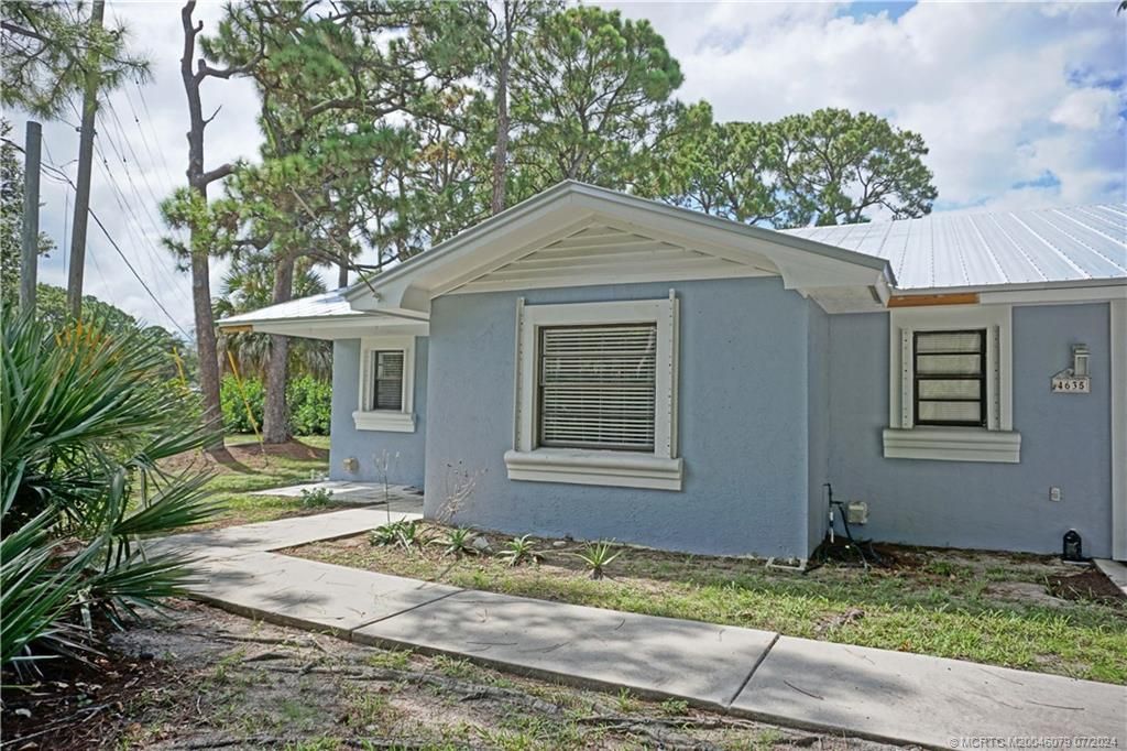 Photo of 4629 SE Compass Way, Stuart, FL 34997 (MLS # M20046079)