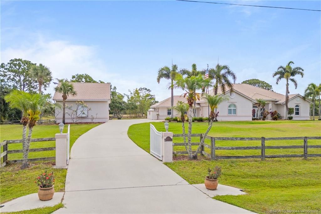 Photo of 2657 SW Beaumont Avenue, Palm City, FL 34990 (MLS # M20044744)