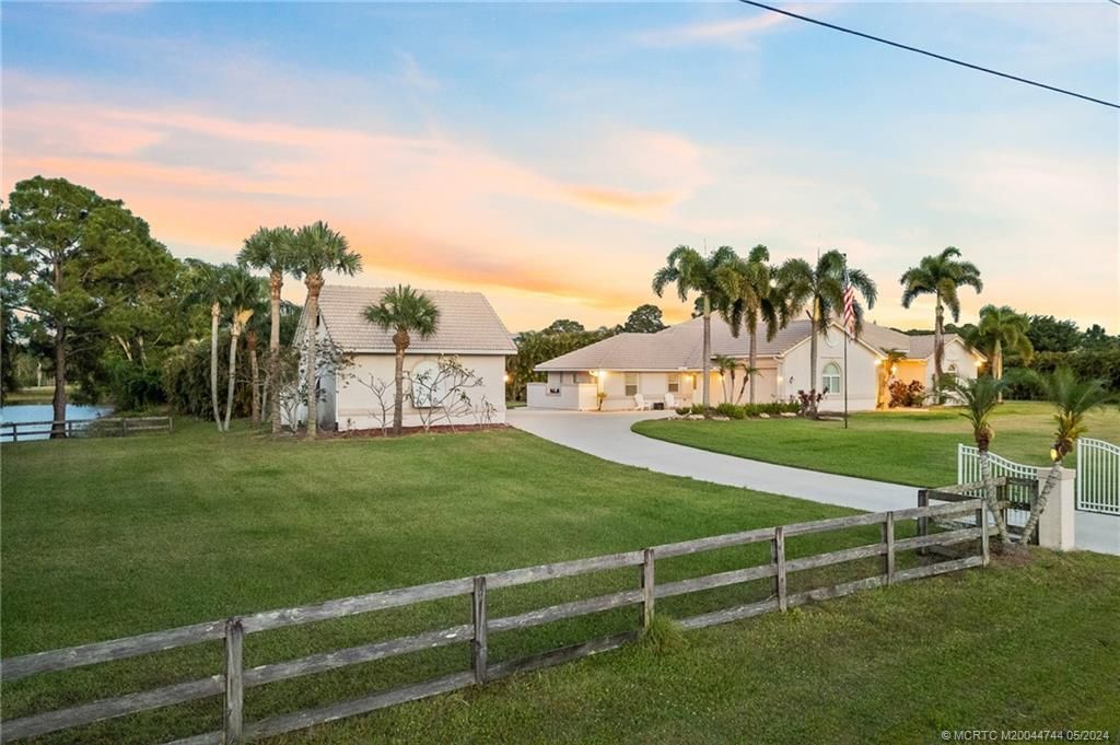 Photo of 2657 SW Beaumont Avenue, Palm City, FL 34990 (MLS # M20044744)