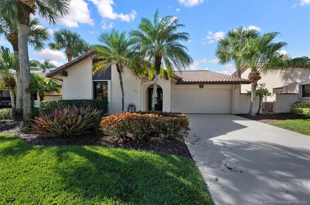 Photo of 2429 SW Bobalink Court, Palm City, FL 34990 (MLS # M20043501)