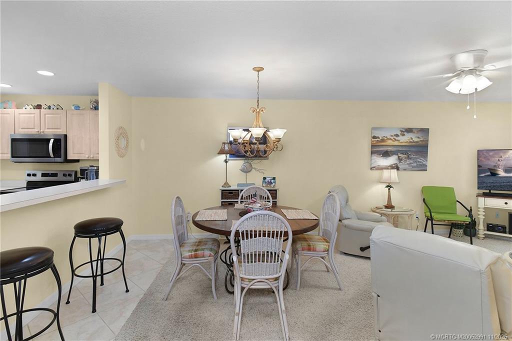 Stuart, Florida 34996, United States, 2 Bedrooms Bedrooms, ,2 BathroomsBathrooms,Residential,Active,244418