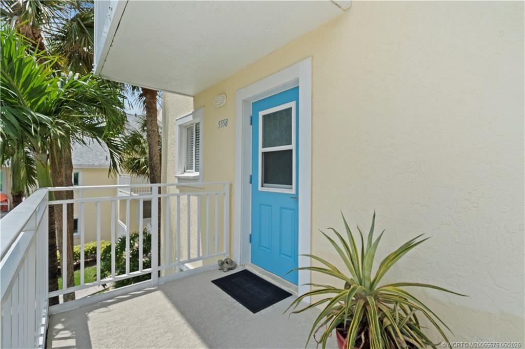 5558 NE Gulfstream Way
