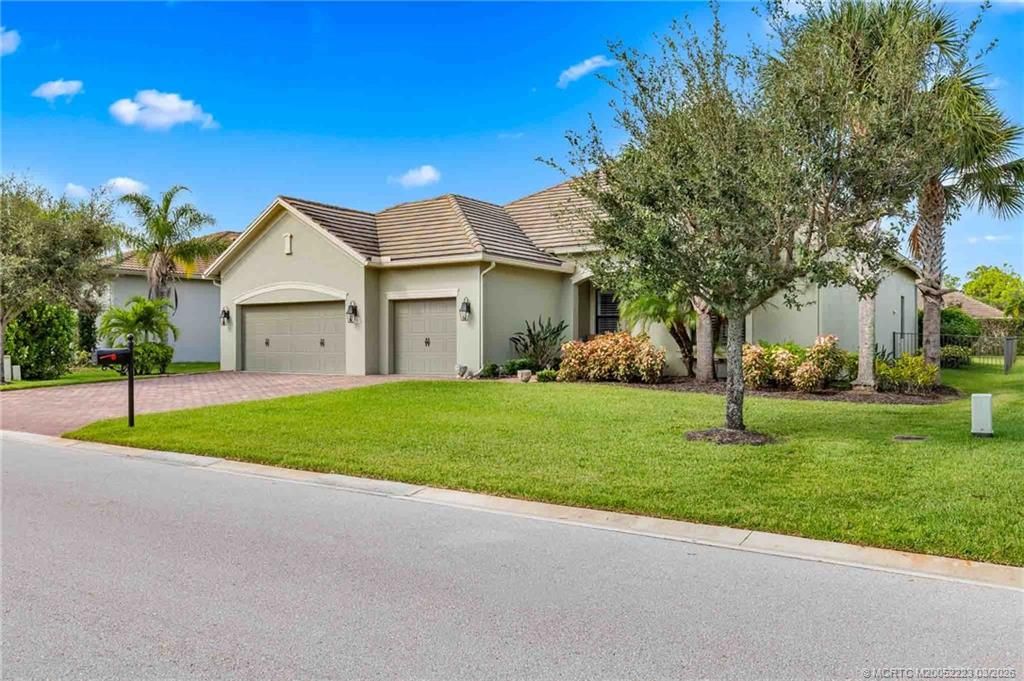 Photo of 1092 SW Scrub Oak Avenue, Palm City, FL 34990 (MLS # M20052223)