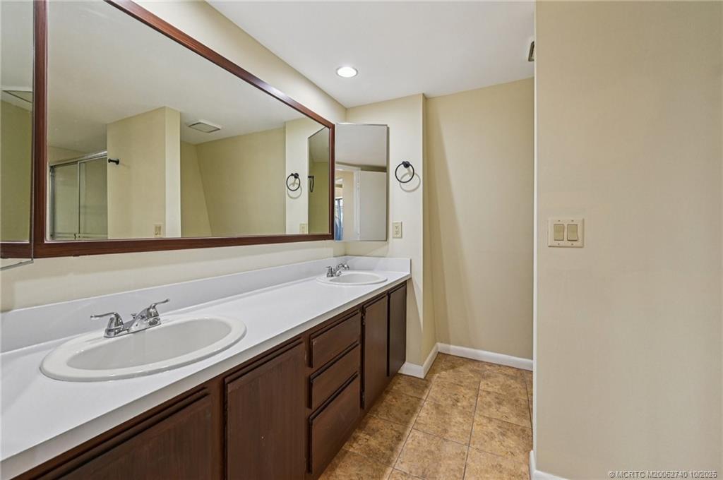 Stuart, Florida 34997, United States, 3 Bedrooms Bedrooms, ,3 BathroomsBathrooms,Residential,Active,233631