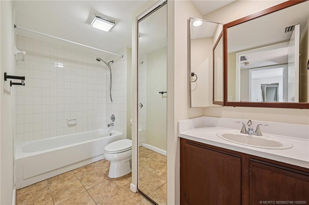 Stuart, Florida 34997, United States, 3 Bedrooms Bedrooms, ,3 BathroomsBathrooms,Residential,Active,233631