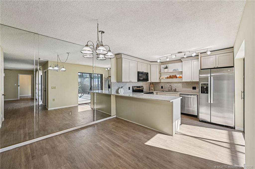 Stuart, Florida 34997, United States, 3 Bedrooms Bedrooms, ,3 BathroomsBathrooms,Residential,Active,233631