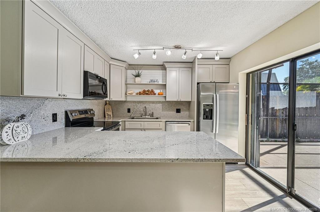 Stuart, Florida 34997, United States, 3 Bedrooms Bedrooms, ,3 BathroomsBathrooms,Residential,Active,233631