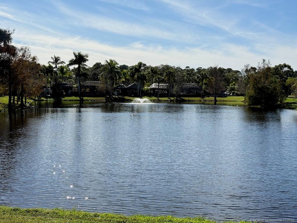 464 NW Sandtrap Lane