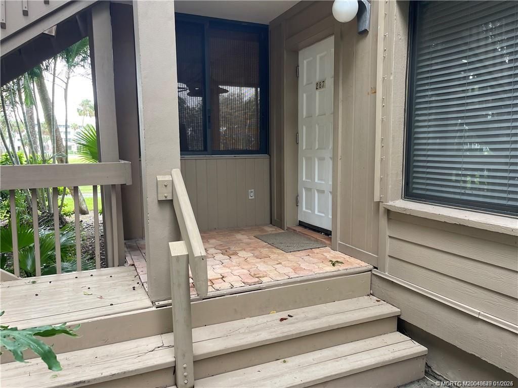 Photo of 287 NE Edgewater Drive, Stuart, FL 34996 (MLS # M20048629)