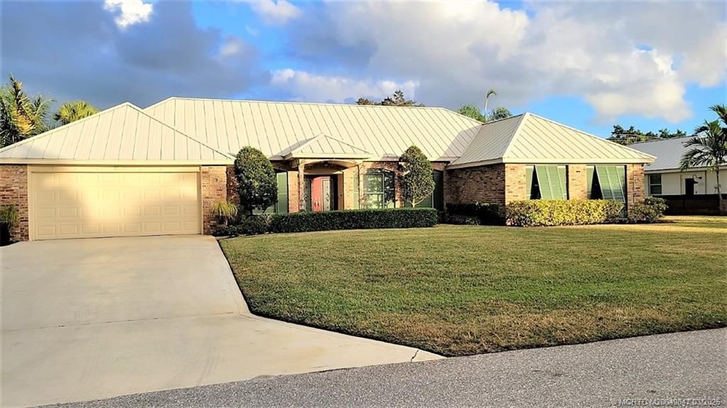 Photo of 3804 SE Fairway E, Stuart, FL 34997 (MLS # M20049847)